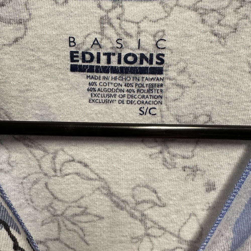 Basic Editions Blue and White Floral Short Sleeve Top - Picture 2 of 5